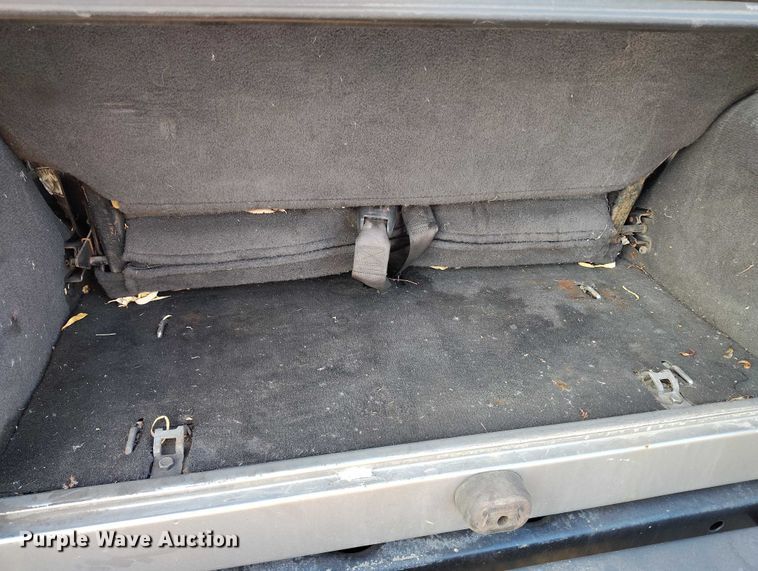 image for item IP9705 2002 Jeep Wrangler Sport SUV