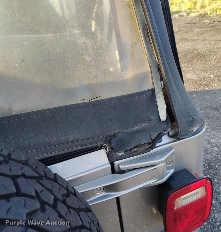 image for item IP9705 2002 Jeep Wrangler Sport SUV