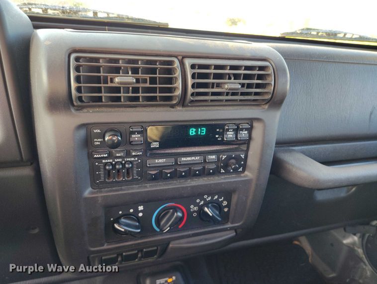 image for item IP9705 2002 Jeep Wrangler Sport SUV