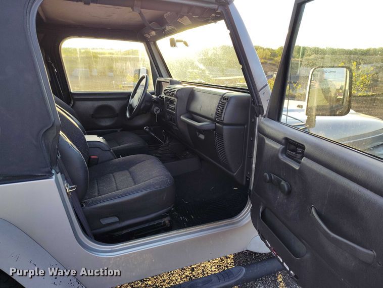 image for item IP9705 2002 Jeep Wrangler Sport SUV