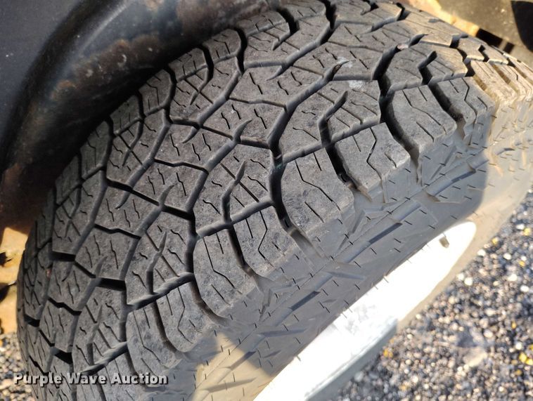 image for item IP9705 2002 Jeep Wrangler Sport SUV