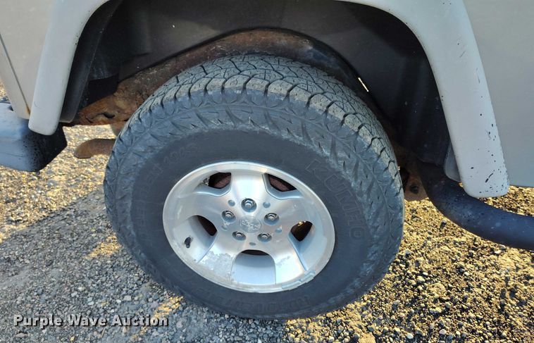 image for item IP9705 2002 Jeep Wrangler Sport SUV