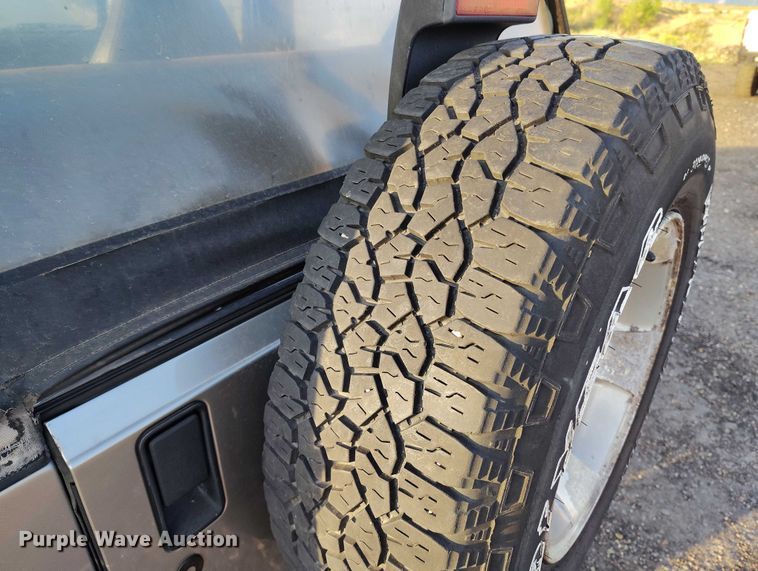 image for item IP9705 2002 Jeep Wrangler Sport SUV