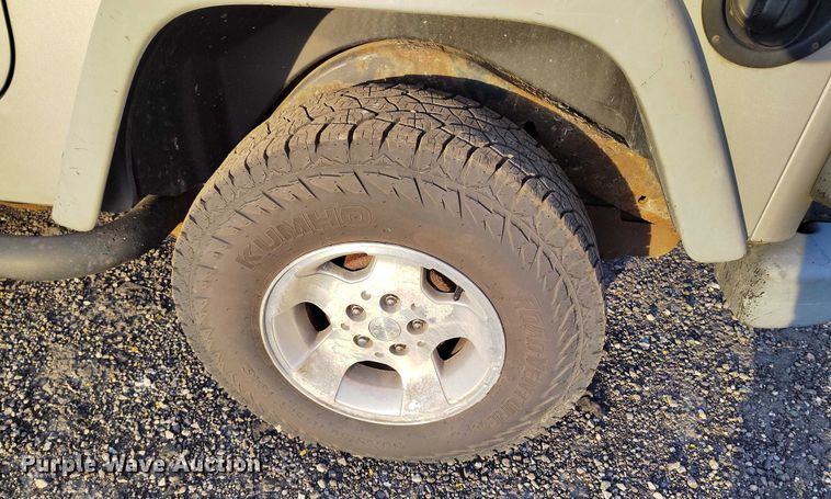 image for item IP9705 2002 Jeep Wrangler Sport SUV