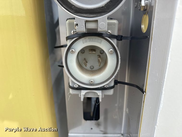 image for item NU9578 2021 Ford E450 Super Duty delivery truck