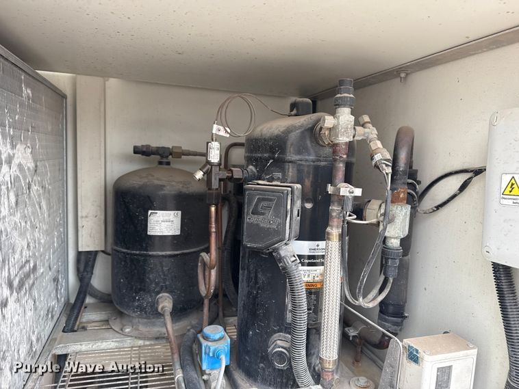 image for item NU9578 2021 Ford E450 Super Duty delivery truck