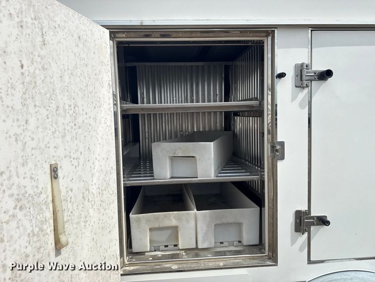 image for item NU9578 2021 Ford E450 Super Duty delivery truck