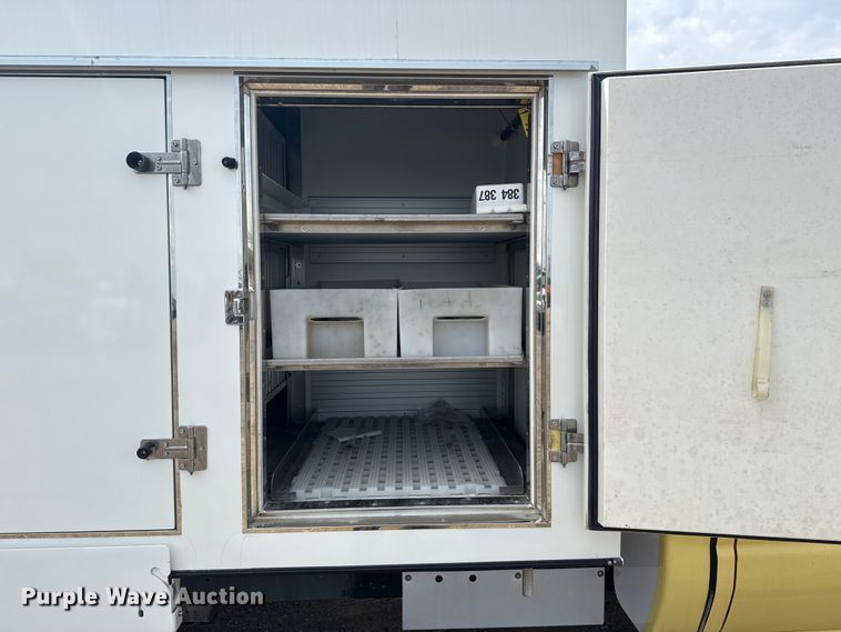 image for item NU9578 2021 Ford E450 Super Duty delivery truck