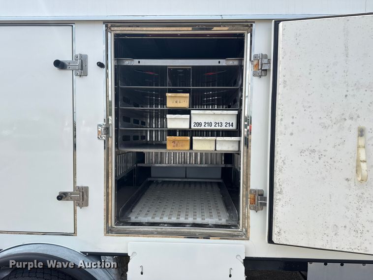 image for item NU9578 2021 Ford E450 Super Duty delivery truck