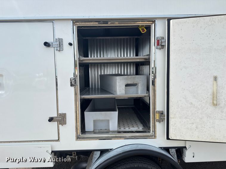 image for item NU9578 2021 Ford E450 Super Duty delivery truck