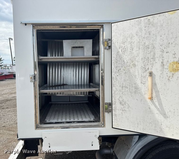 image for item NU9578 2021 Ford E450 Super Duty delivery truck