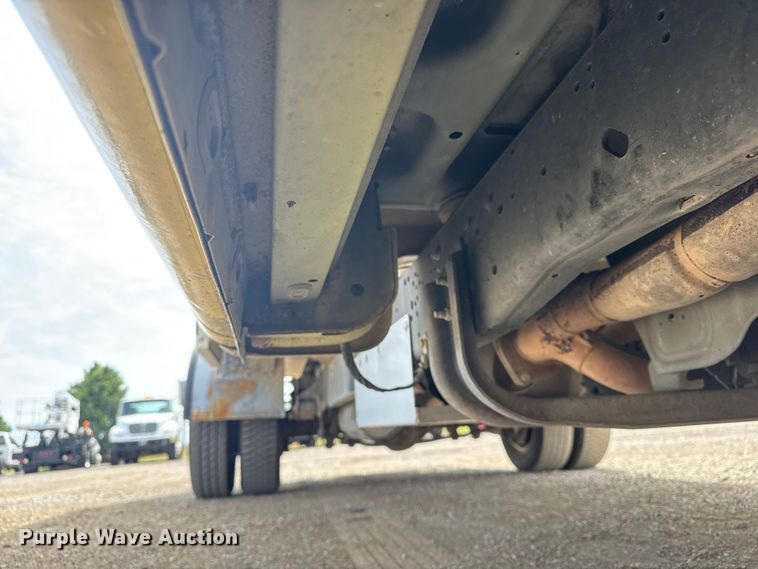 image for item NU9578 2021 Ford E450 Super Duty delivery truck