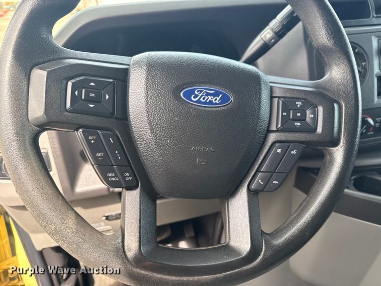 image for item NU9578 2021 Ford E450 Super Duty delivery truck