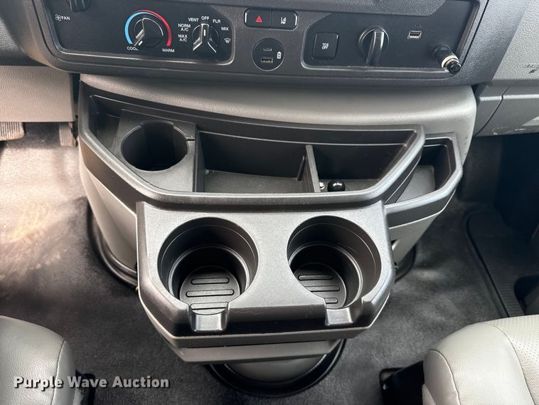 image for item NU9578 2021 Ford E450 Super Duty delivery truck