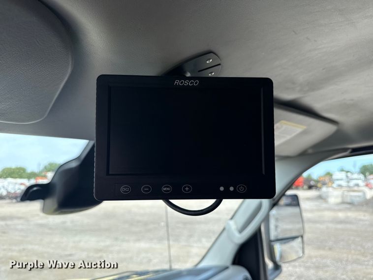 image for item NU9578 2021 Ford E450 Super Duty delivery truck