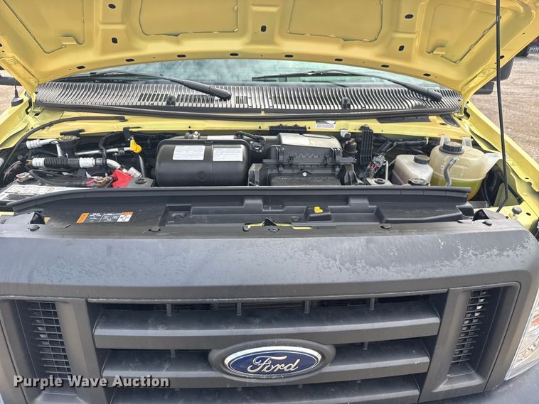 image for item NU9578 2021 Ford E450 Super Duty delivery truck