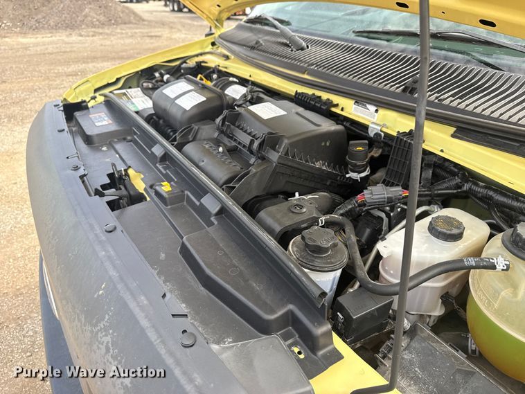 image for item NU9578 2021 Ford E450 Super Duty delivery truck