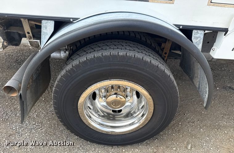 image for item NU9578 2021 Ford E450 Super Duty delivery truck