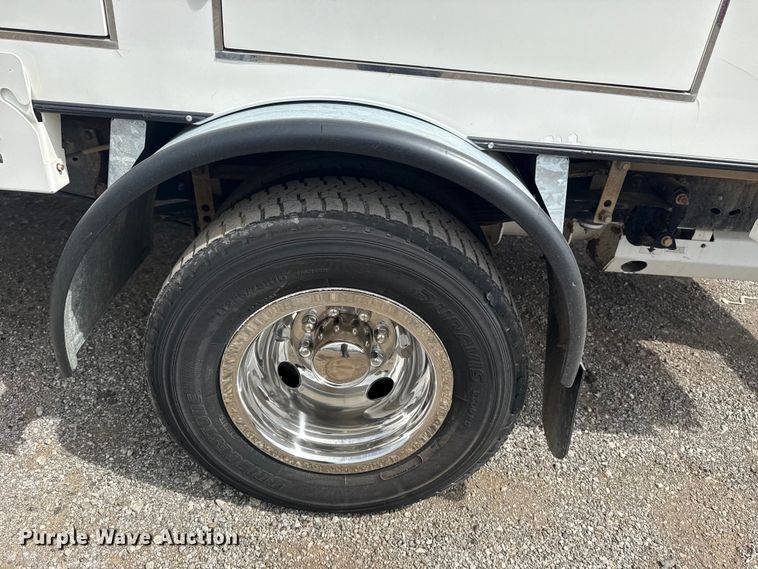 image for item NU9578 2021 Ford E450 Super Duty delivery truck