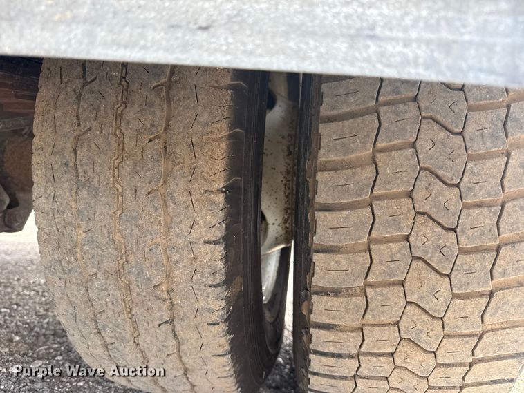 image for item NU9578 2021 Ford E450 Super Duty delivery truck