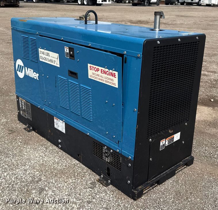 image for item NU9586 2011 Miller Big Blue Air Pak welder/generator