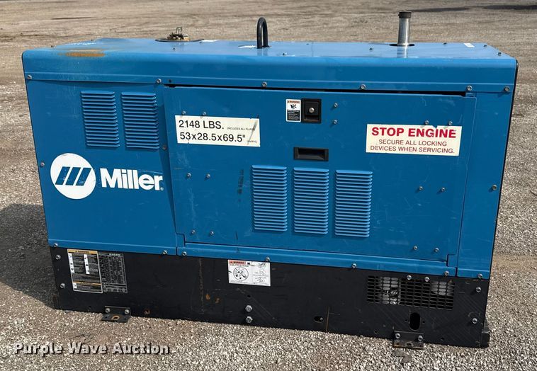 image for item NU9586 2011 Miller Big Blue Air Pak welder/generator