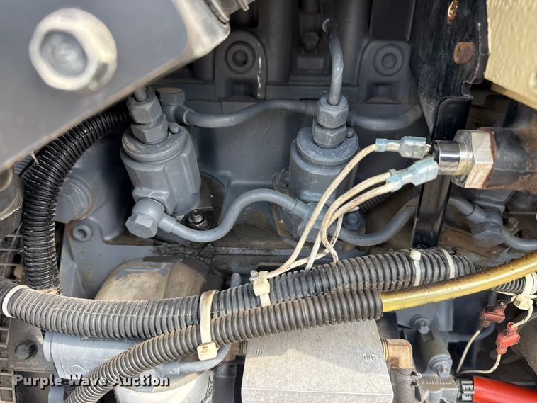 image for item NU9586 2011 Miller Big Blue Air Pak welder/generator