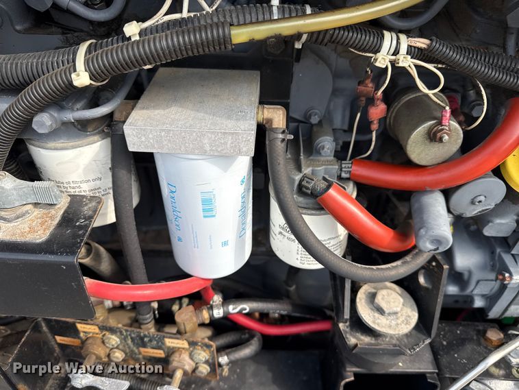 image for item NU9586 2011 Miller Big Blue Air Pak welder/generator