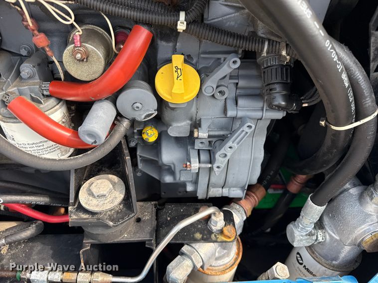 image for item NU9586 2011 Miller Big Blue Air Pak welder/generator