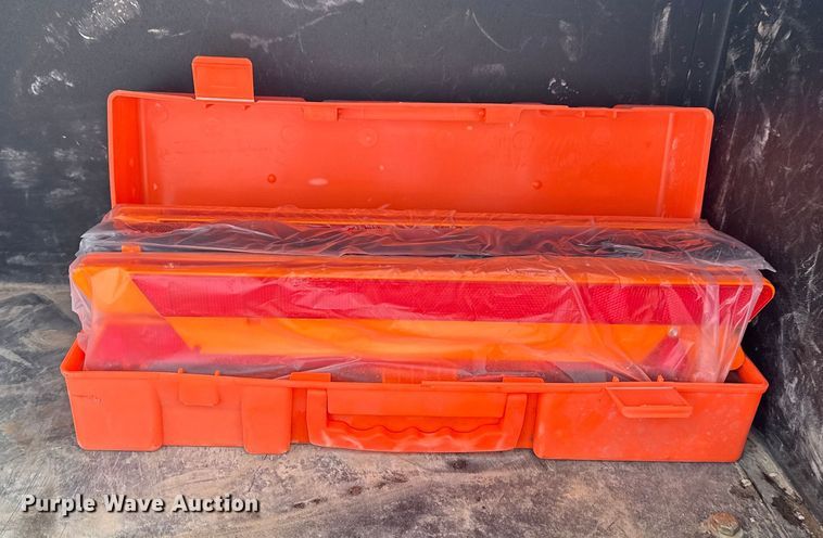 image for item NU9592 2022 Chevrolet Silverado 5500HD Crew Cab flatbed truck