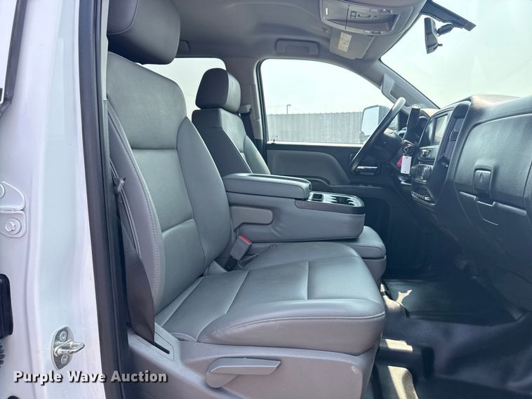 image for item NU9592 2022 Chevrolet Silverado 5500HD Crew Cab flatbed truck