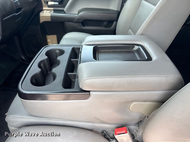 image for item NU9592 2022 Chevrolet Silverado 5500HD Crew Cab flatbed truck