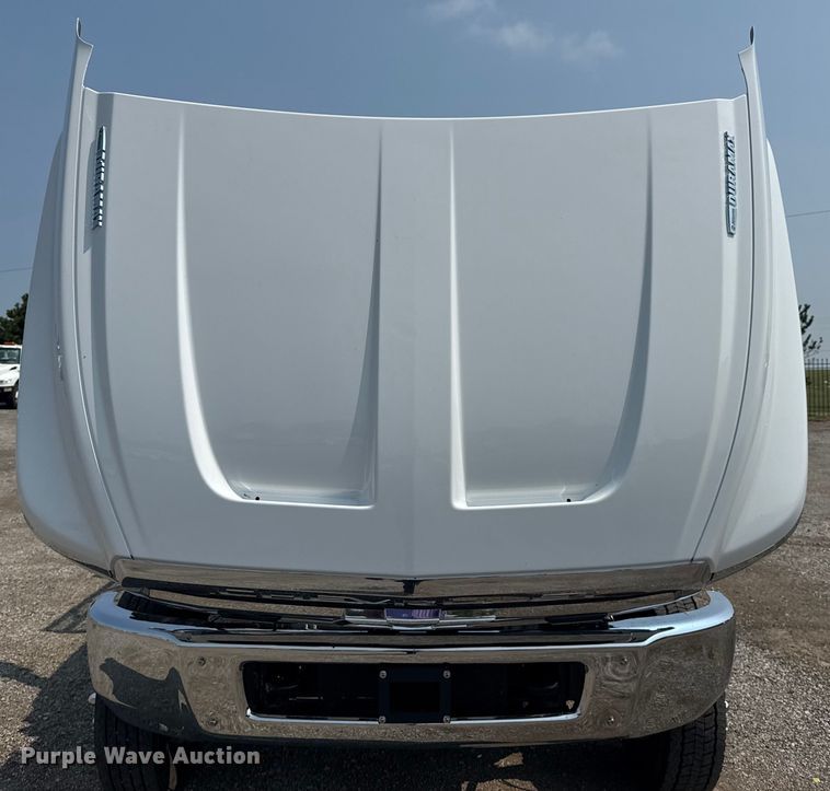 image for item NU9592 2022 Chevrolet Silverado 5500HD Crew Cab flatbed truck