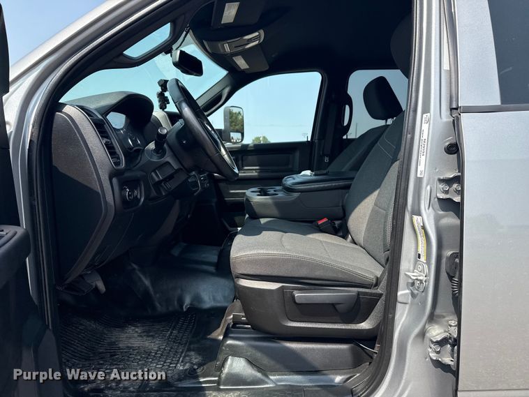 image for item NU9594 2022 RAM 5500 Crew Cab flatbed truck