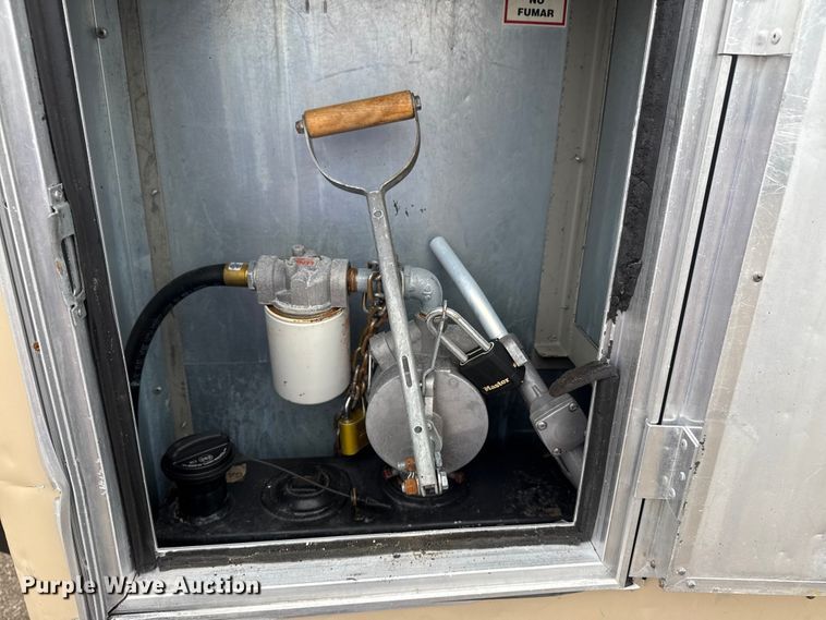 image for item NU9602 2008 Wells Cargo enclosed cargo trailer