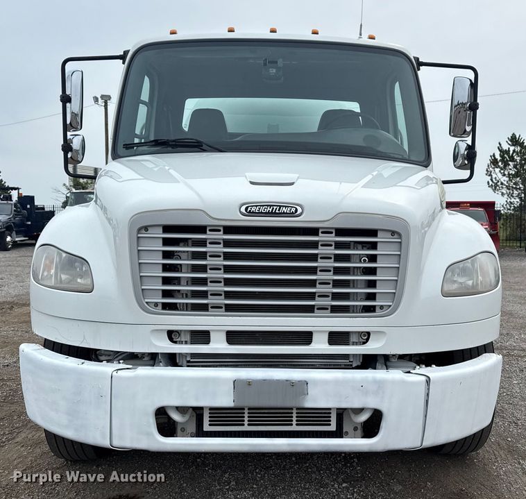 image for item NU9606 2011 Freightliner Business Class M2 propane delivery truck