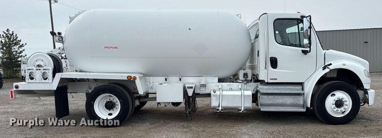 image for item NU9606 2011 Freightliner Business Class M2 propane delivery truck
