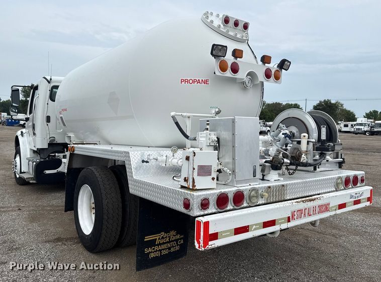 image for item NU9606 2011 Freightliner Business Class M2 propane delivery truck