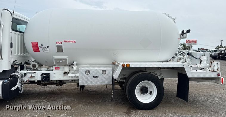 image for item NU9606 2011 Freightliner Business Class M2 propane delivery truck