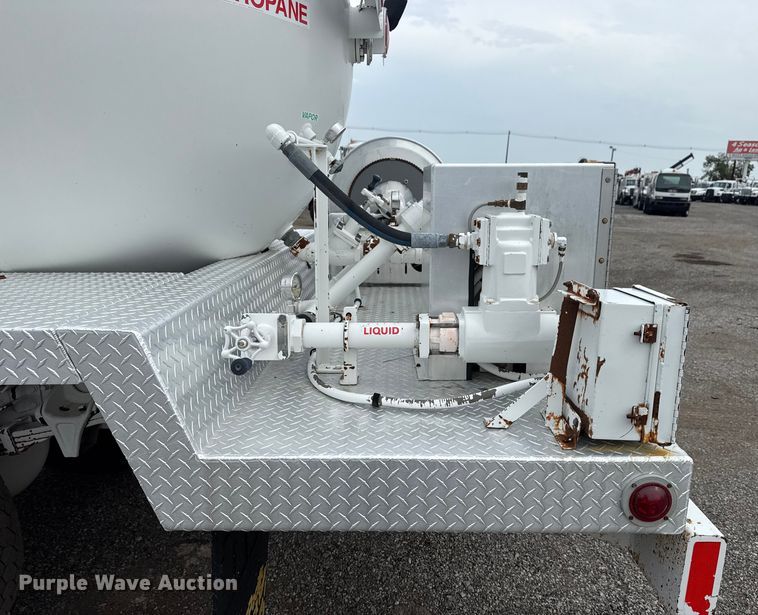 image for item NU9606 2011 Freightliner Business Class M2 propane delivery truck