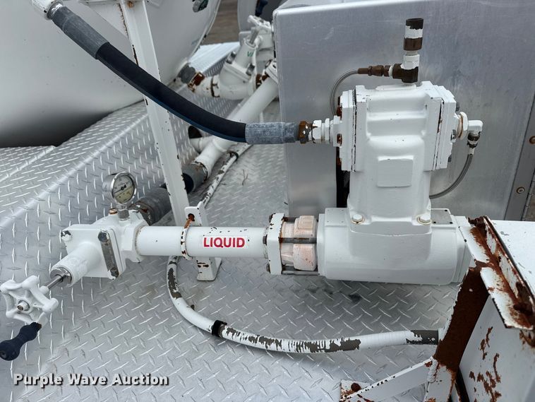 image for item NU9606 2011 Freightliner Business Class M2 propane delivery truck