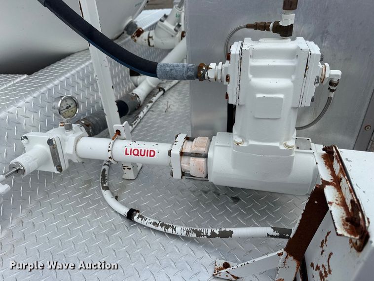 image for item NU9606 2011 Freightliner Business Class M2 propane delivery truck