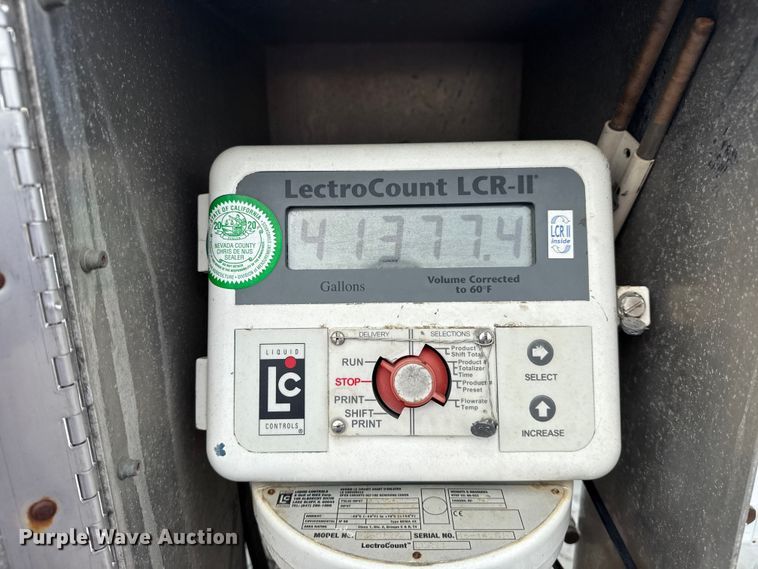 image for item NU9606 2011 Freightliner Business Class M2 propane delivery truck