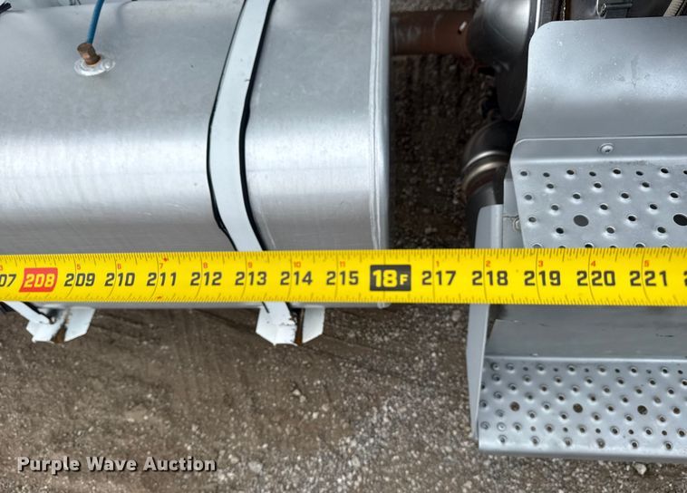 image for item NU9606 2011 Freightliner Business Class M2 propane delivery truck