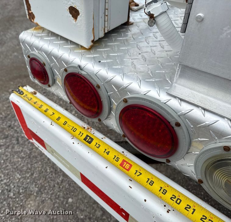 image for item NU9606 2011 Freightliner Business Class M2 propane delivery truck