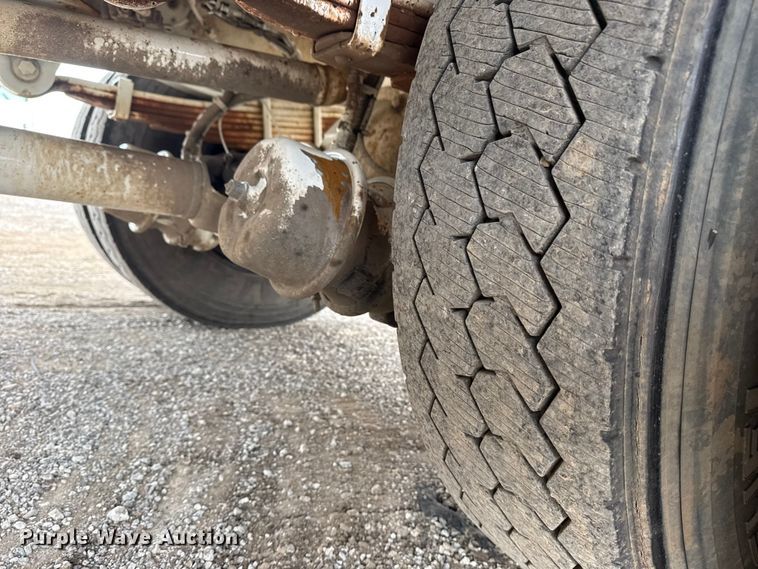 image for item NU9606 2011 Freightliner Business Class M2 propane delivery truck