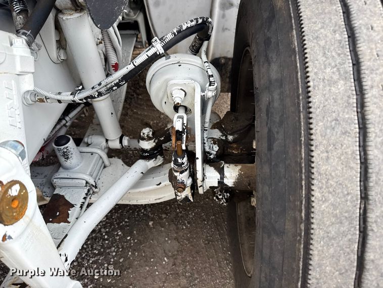 image for item NU9606 2011 Freightliner Business Class M2 propane delivery truck