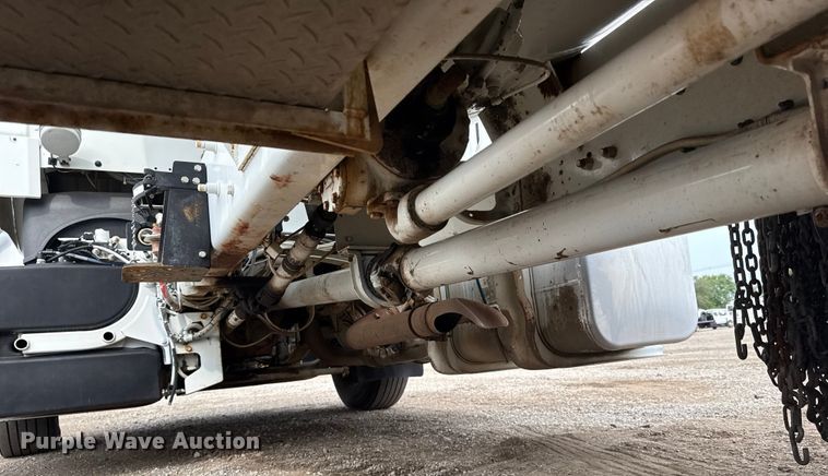 image for item NU9606 2011 Freightliner Business Class M2 propane delivery truck