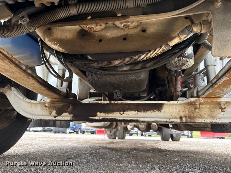 image for item NU9606 2011 Freightliner Business Class M2 propane delivery truck