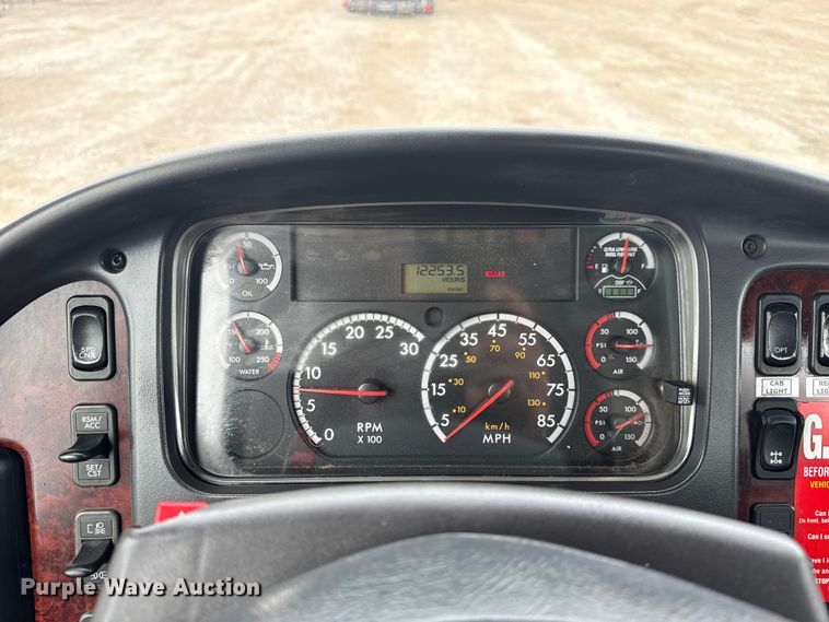 image for item NU9606 2011 Freightliner Business Class M2 propane delivery truck